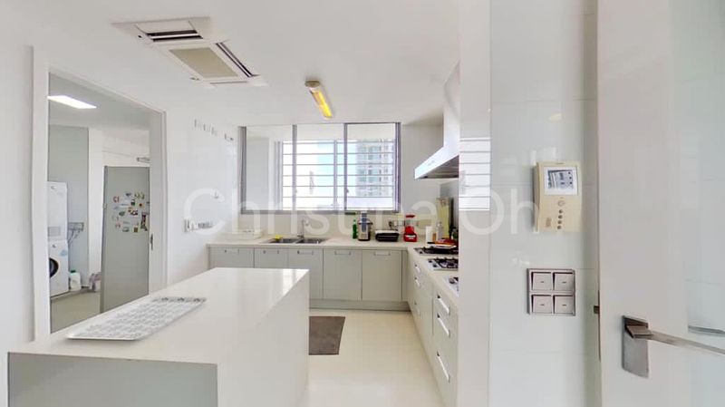 4 Bed Condo for Sale in  The Tate Residences - Image 6